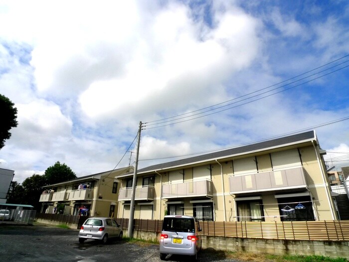 グレ－スコ－トの物件外観写真