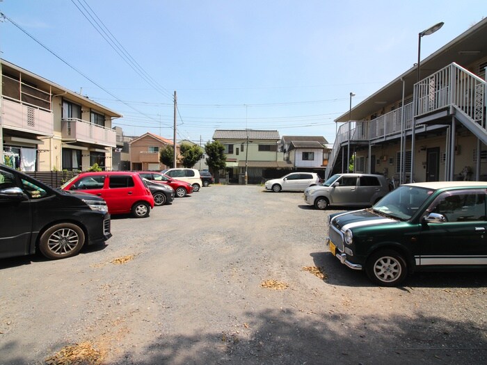 グレ－スコ－トの物件外観写真