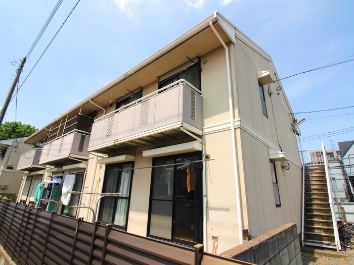 グレ－スコ－トの物件外観写真