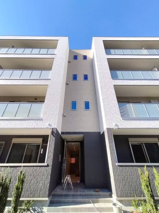 プローシュの物件外観写真