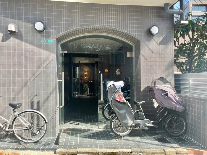 パﾚジュトーの物件外観写真