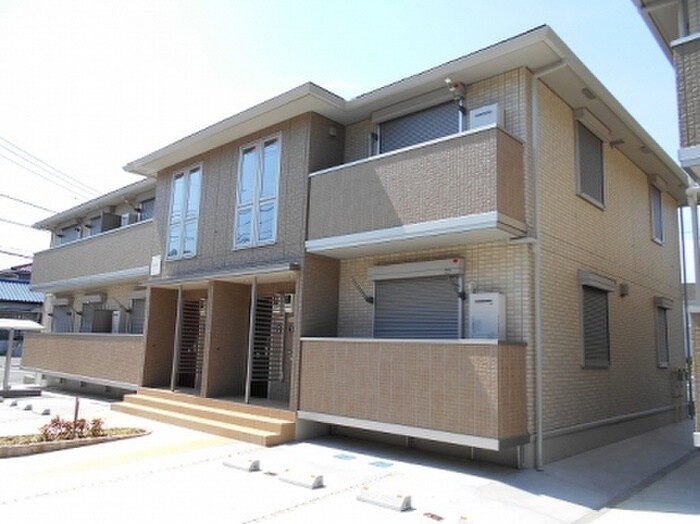 ルミエールAの物件外観写真