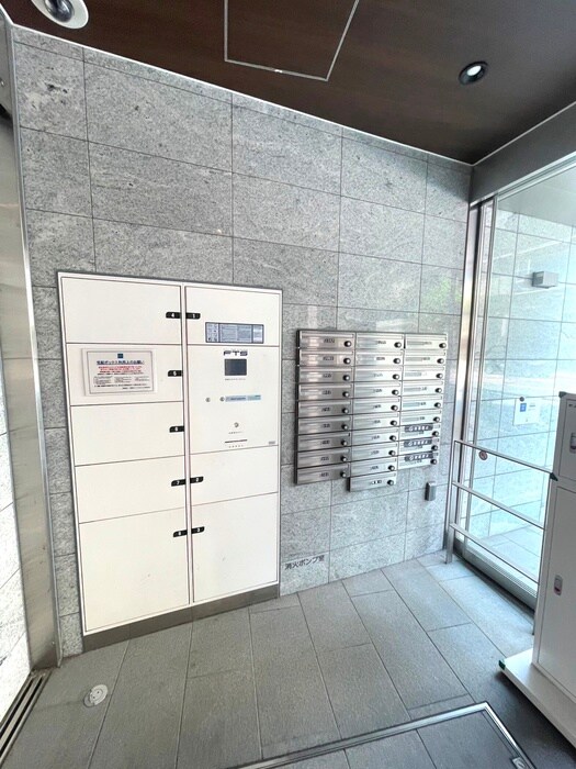 レジディア神田淡路町の物件外観写真