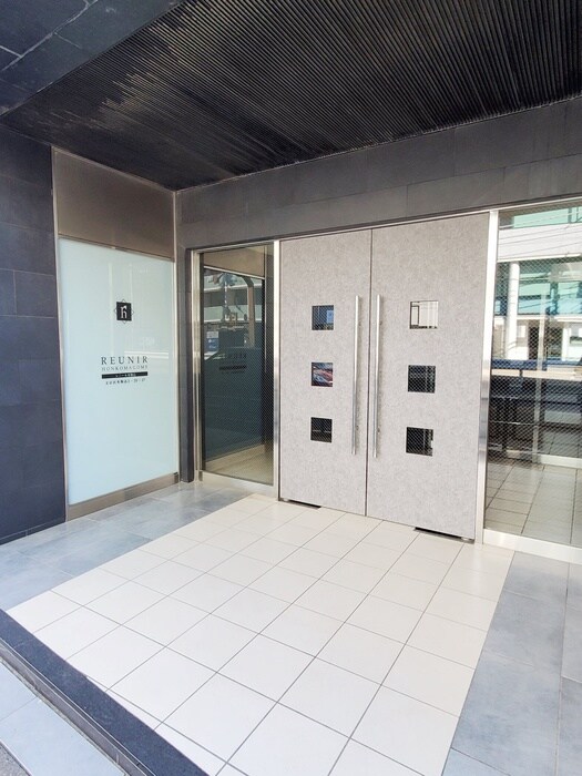 レニ－ル本駒込の物件外観写真