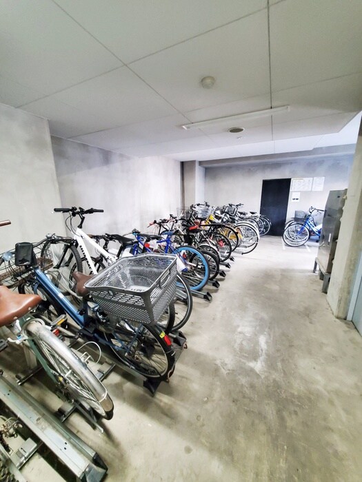 レニ－ル本駒込の物件外観写真