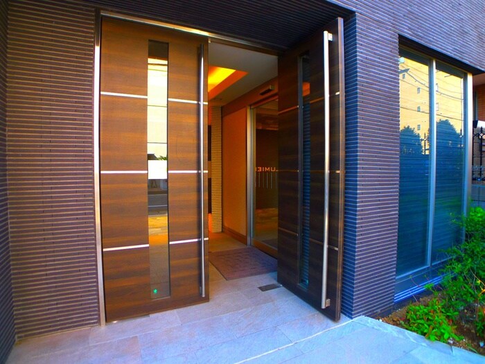 ＬＵＭＩＥＲＥの物件外観写真