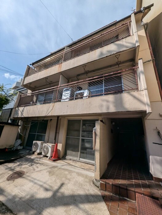 ドミサイルアザブの物件外観写真