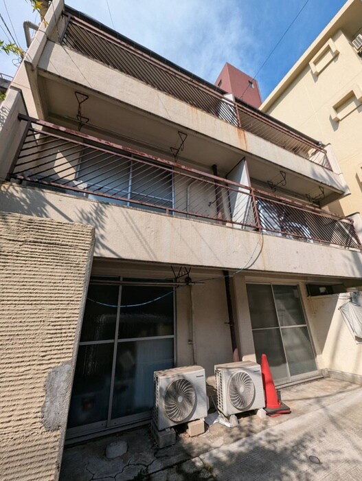 ドミサイルアザブの物件外観写真