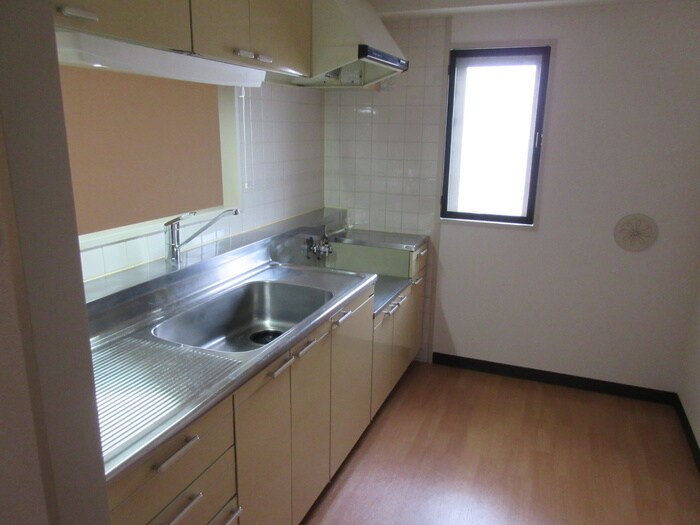 ウィステリア冬木(既築部分)の物件内観写真