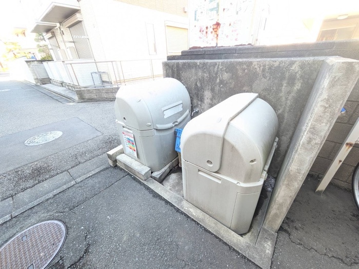 サングリ－ン南の物件外観写真