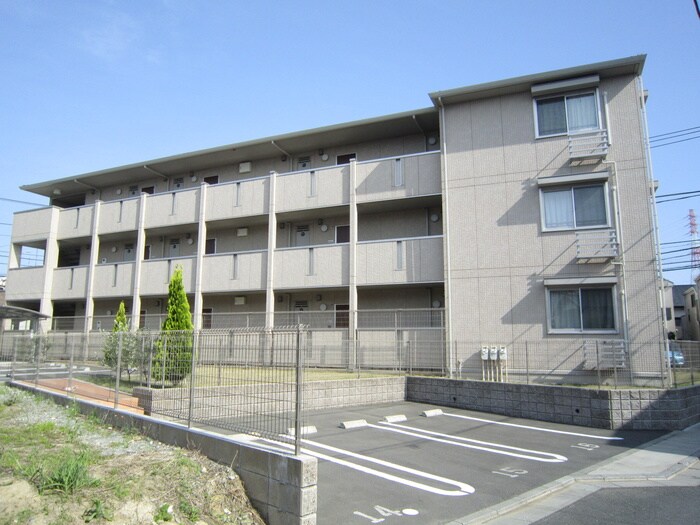 サンロイヤルの物件外観写真