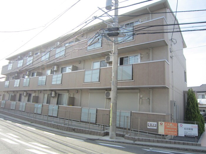 サンロイヤルの物件外観写真