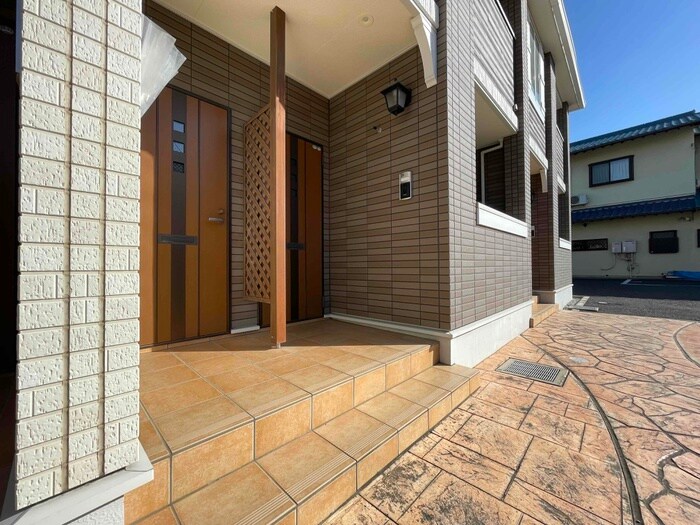 フォーエバーの物件外観写真