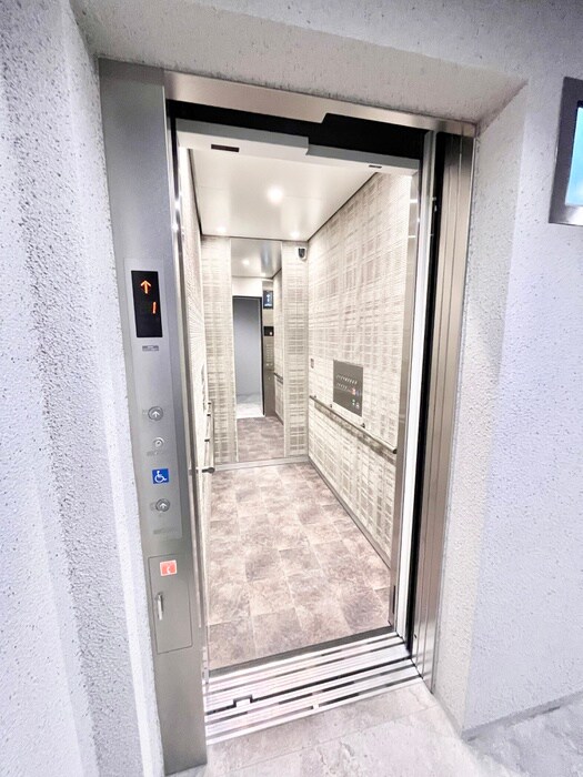 バウスフラッツ蔵前の物件外観写真