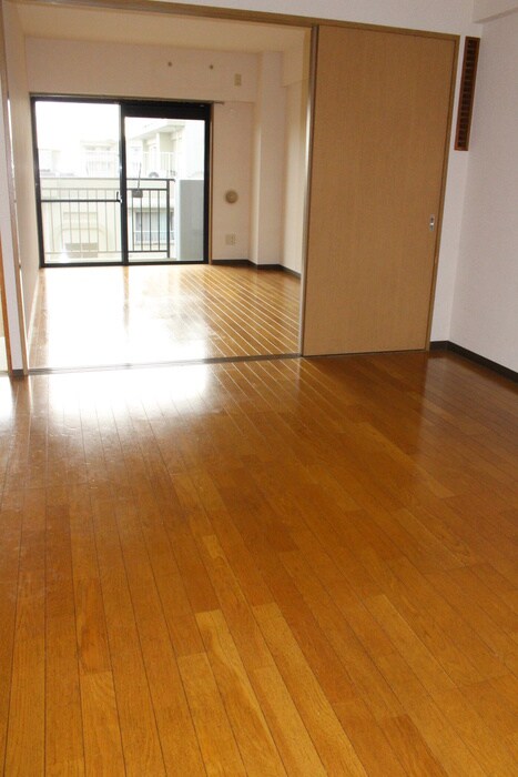 エレガンス春日部の物件内観写真