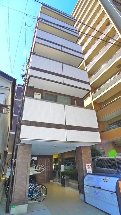 シンシア八番館の物件外観写真