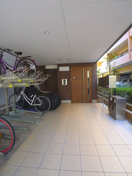 シンシア八番館の物件外観写真