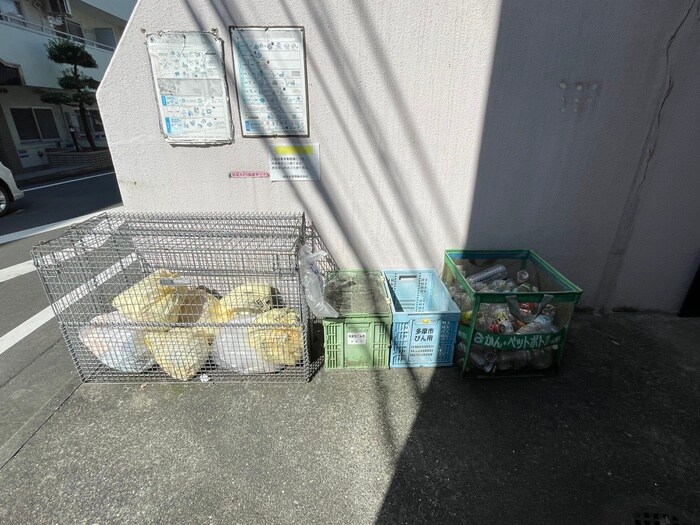 エ－リフロ－レンスＢの物件外観写真