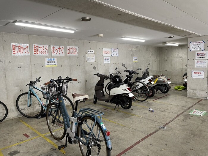 エ－リフロ－レンスＢの物件外観写真