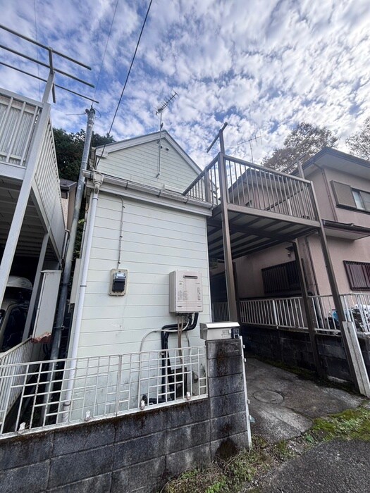 青山貸家の物件外観写真