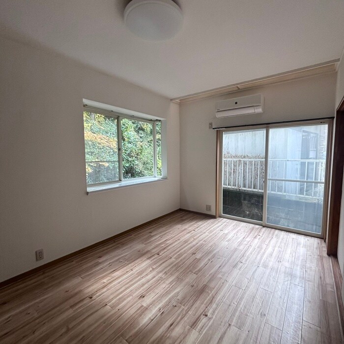 青山貸家の物件内観写真