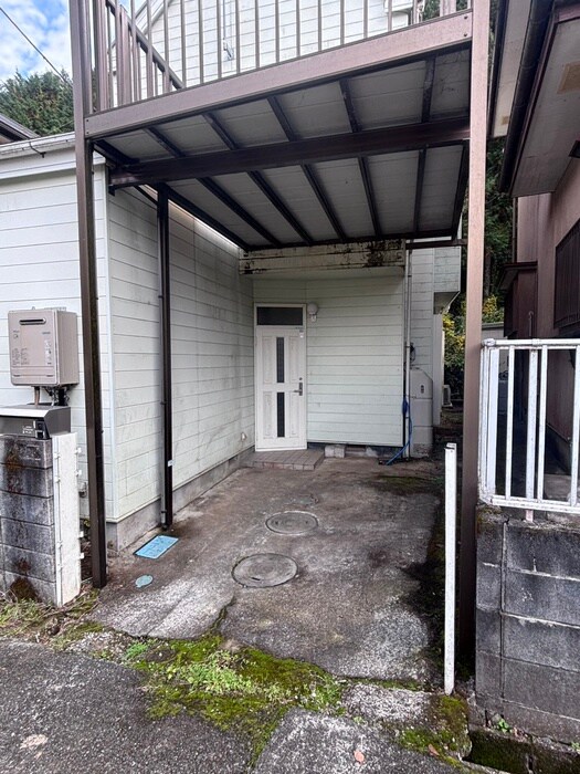 青山貸家の物件外観写真