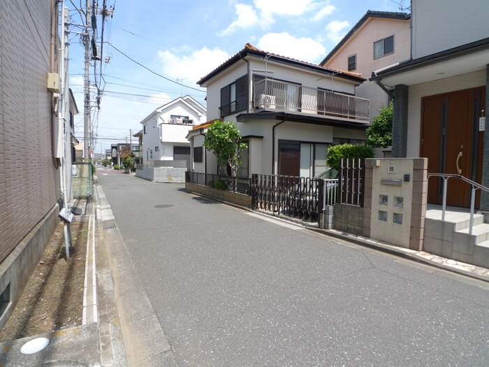 ジュネス狭山　２号館の物件外観写真