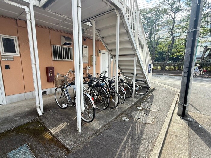 ラフォ－レ国立Ａの物件外観写真