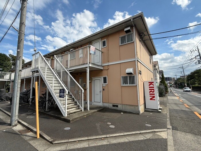 ラフォ－レ国立Ａの物件外観写真