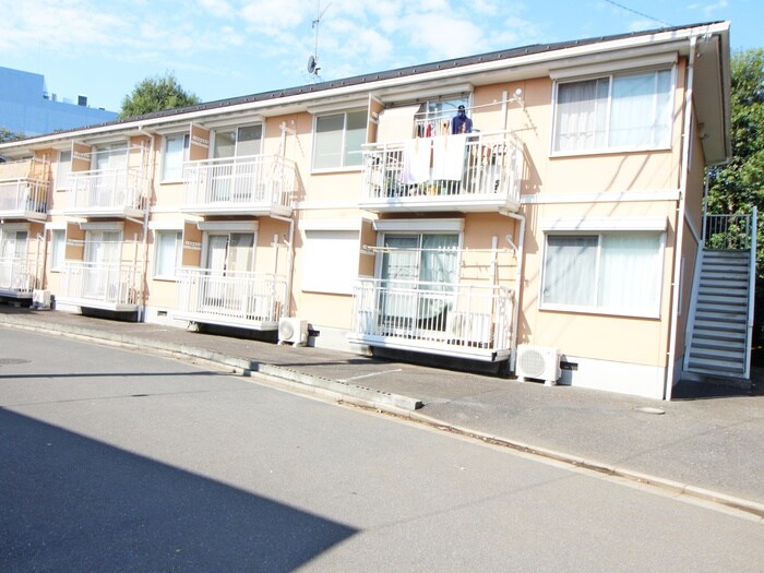 ラフォ－レ国立Ｂの物件外観写真