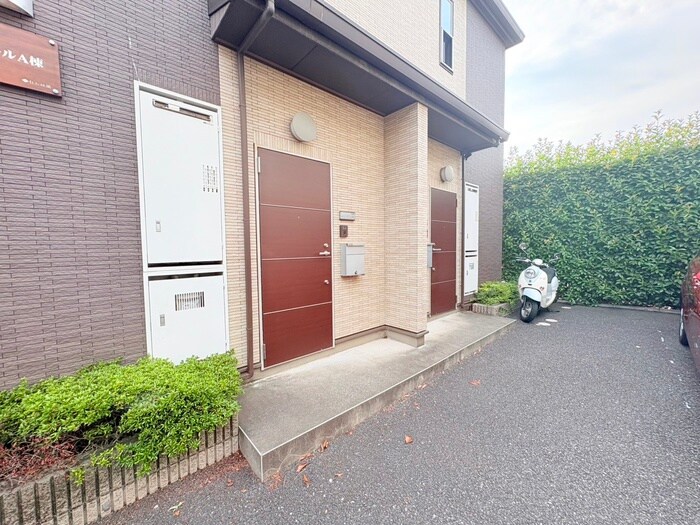 サンクレ－ルＡ棟の物件外観写真