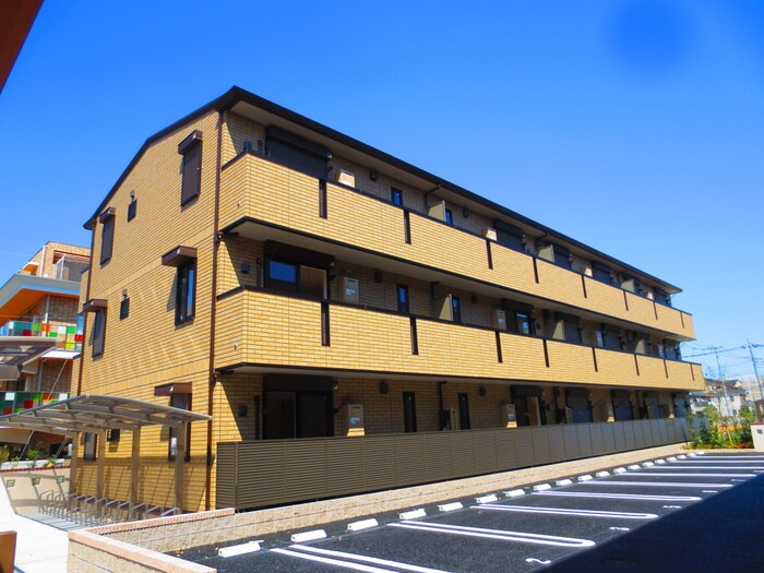 ロイヤルティアラⅥの物件外観写真