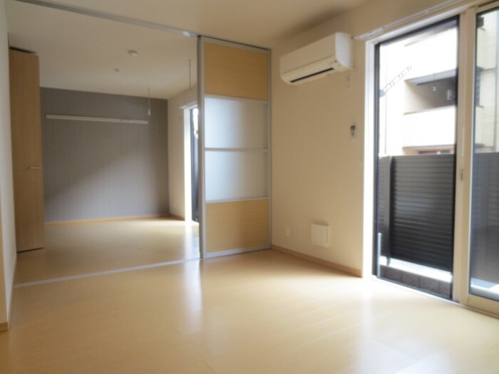 ロイヤルティアラⅥの物件内観写真