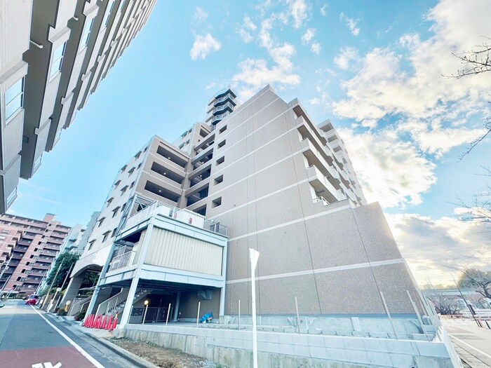 ベルヴェル稲城の物件外観写真