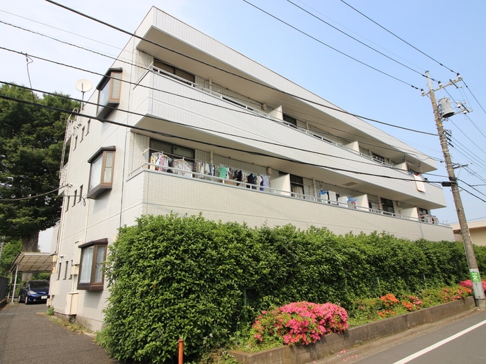 ホワイトマンションの物件外観写真