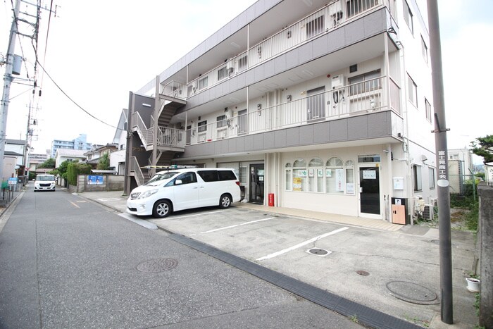 アウトレットの物件外観写真