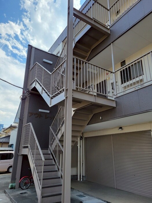 アウトレットの物件外観写真