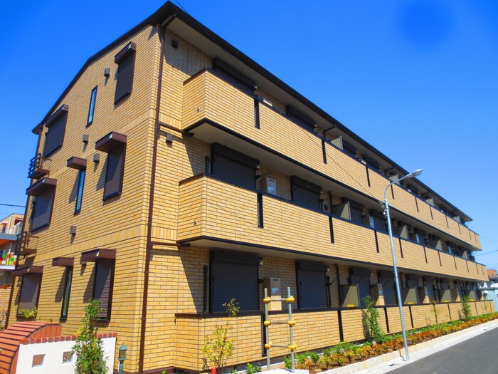 ロイヤルティアラⅤの物件外観写真