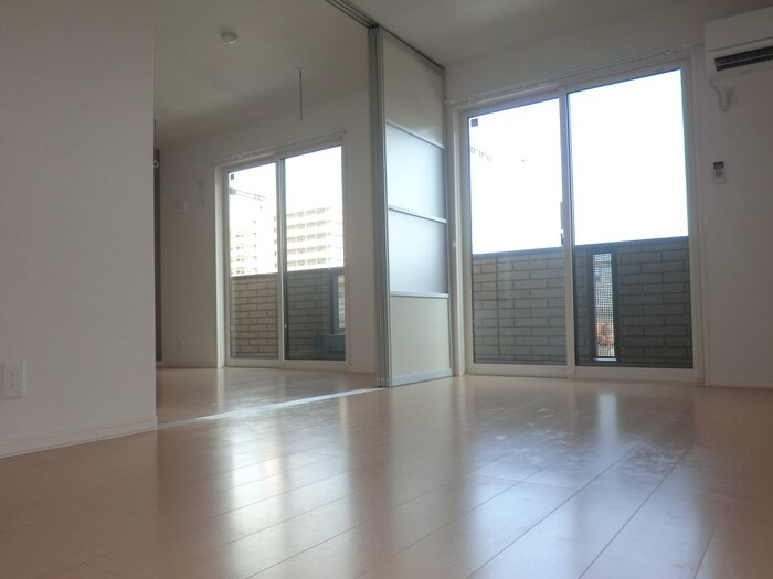 ロイヤルティアラⅤの物件内観写真