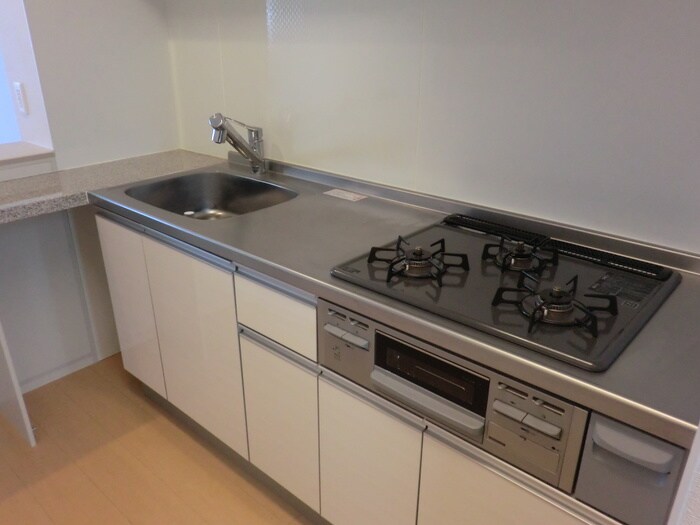 ロイヤルティアラⅤの物件内観写真