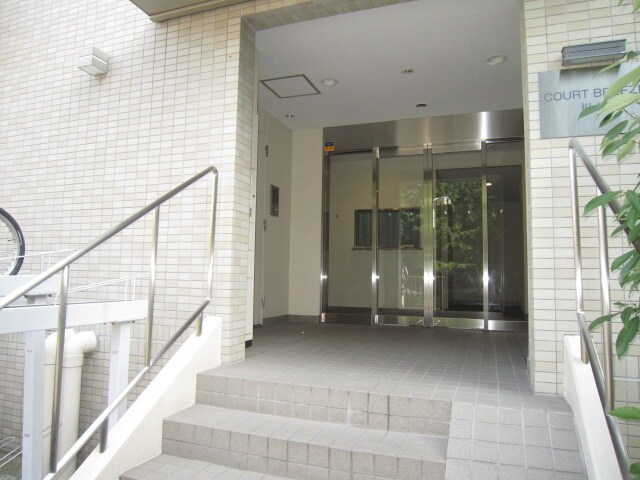 コ－トブリ－ズ根津の物件外観写真