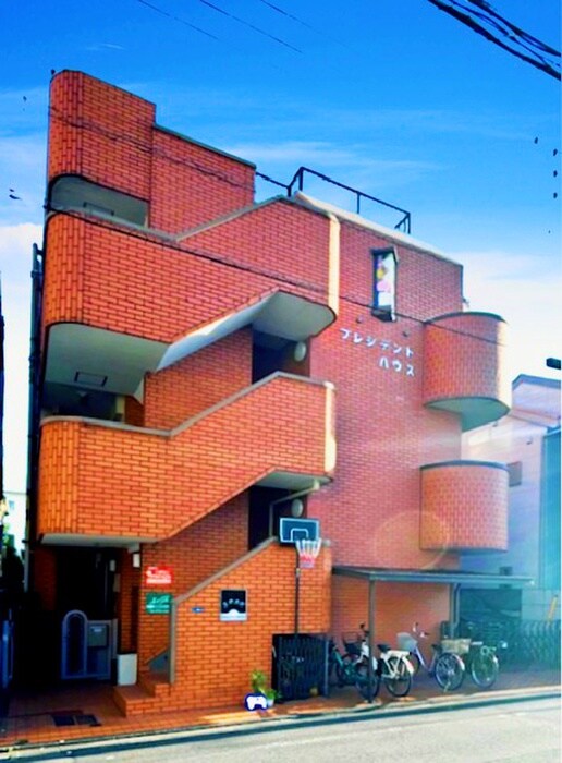 プレジデントハウスの物件外観写真