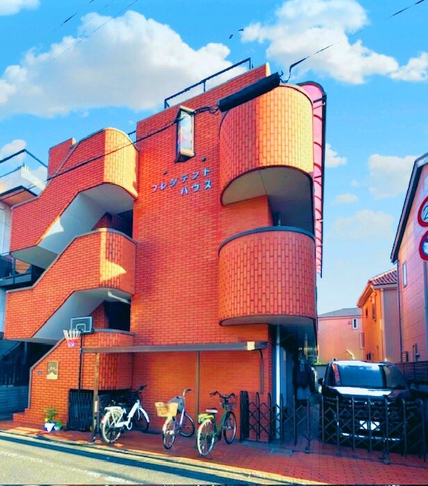 プレジデントハウスの物件外観写真