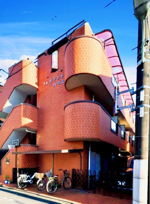 プレジデントハウスの物件外観写真