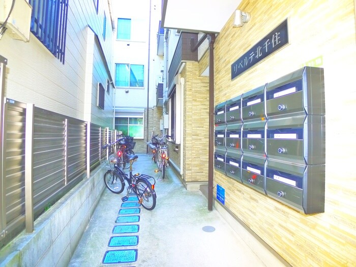 リベルテ北千住の物件外観写真
