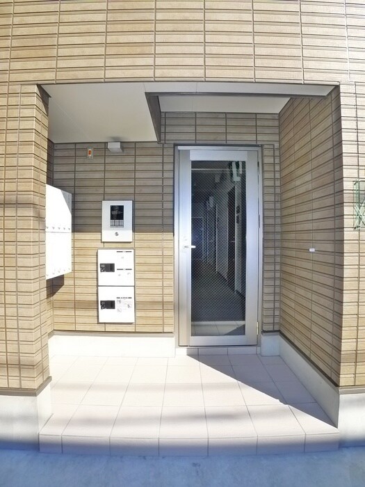 シャイネクス高砂の物件外観写真