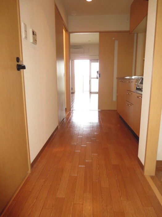 ラウンドタワ－オペリアの物件内観写真