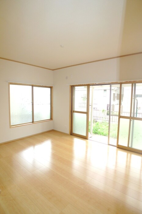 中原貸家1の物件内観写真