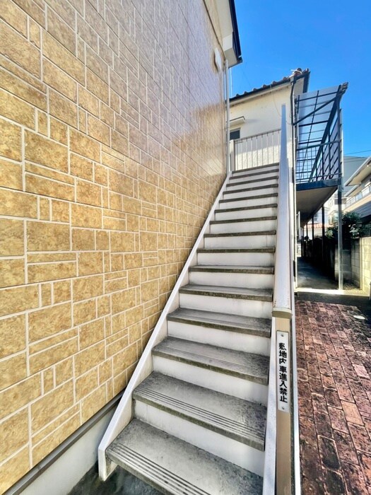 メゾン南長崎の物件外観写真