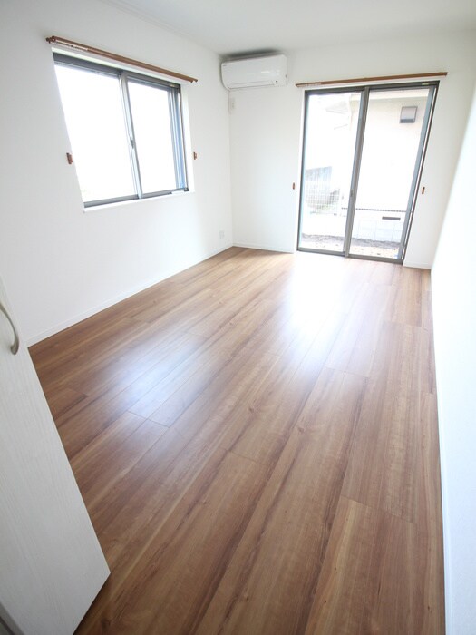 タリム　ハウスの物件内観写真